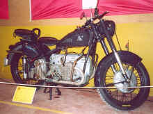 Morvillard_2004_Condor.jpg (59920 octets)